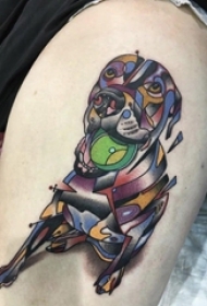 女生大腿上彩绘几何线条创意小动物小狗纹身图片