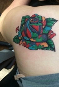 女生背部彩绘水彩素描唯美玫瑰纹身图片