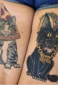 女生大腿上彩绘简单线条创意小动物猫咪纹身图片
