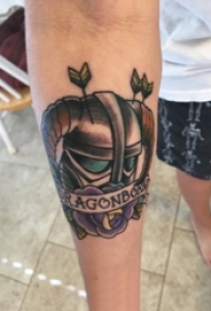 男生手臂上黑灰素描点刺技巧创意霸气盔甲纹身图片