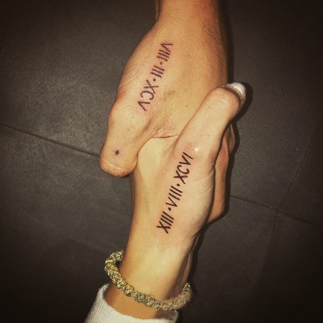 关于浓情蜜意的简单个性线条创意情侣纹身图案