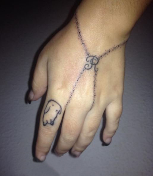 多款手腕上的黑色线条素描文艺唯美手链纹身图案