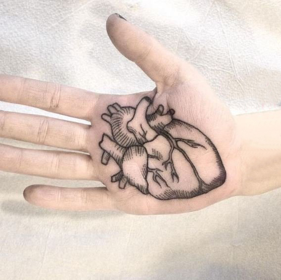 多款手掌上的黑色线条素描经典文艺纹身图案