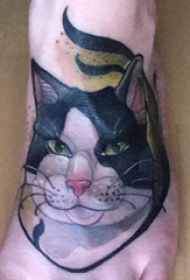 男生脚背上彩绘渐变简单线条小动物猫咪纹身图片