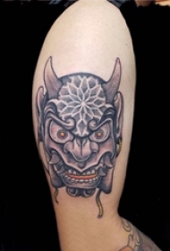 男生手臂黑色点刺几何简单线条般若纹身图片