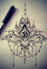 黑色线条素描文艺唯美梵花花纹纹身手稿