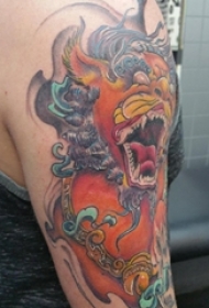 男生手臂上彩绘水彩素描创意霸气传统纹身图片