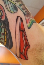 大腿上彩绘几何简单线条鞋子纹身图片