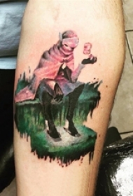 男生手臂上彩绘渐变简单线条创意人物纹身图片