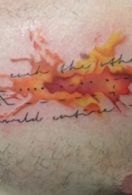 男生胸部彩绘渐变抽象线条创意纹身图片