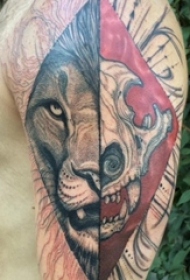 男生手臂上彩绘水彩素描霸气几何元素狮子纹身图片
