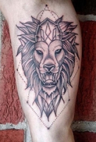 男生小腿上黑色点刺几何简单线条小动物狮子纹身图片