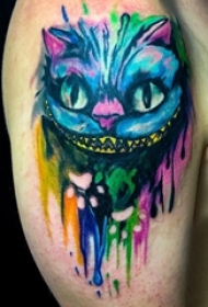 男生大臂上彩绘泼墨简单抽象线条猫咪动物纹身图片
