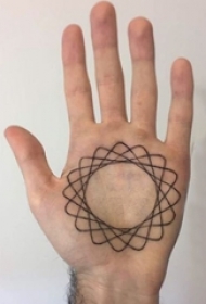 多款手掌上的黑色线条素描经典文艺纹身图案