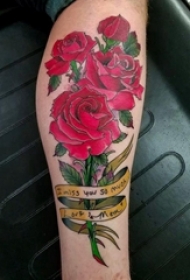 男生小腿上彩绘水彩素描唯美花朵纹身图片