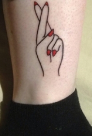 女生小腿上线条素描创意文艺手部纹身图片
