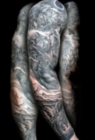 多款男生手臂上黑色线条素描点刺技巧霸气花臂纹身图案
