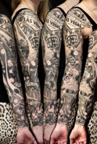 女生手臂上黑灰素描点刺技巧霸气花臂纹身图片