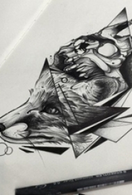 黑灰素描创意精致鹿头纹身手稿