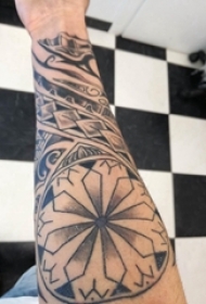 几何纹身 女生手臂上简单线条纹身几何纹身图片