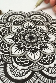 欧美梵花线条图腾纹身图案手稿