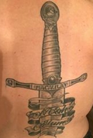 匕首纹身图案 男生背部匕首纹身图案