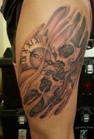 骷髅纹身 女生大腿上骷髅纹身钟表图片