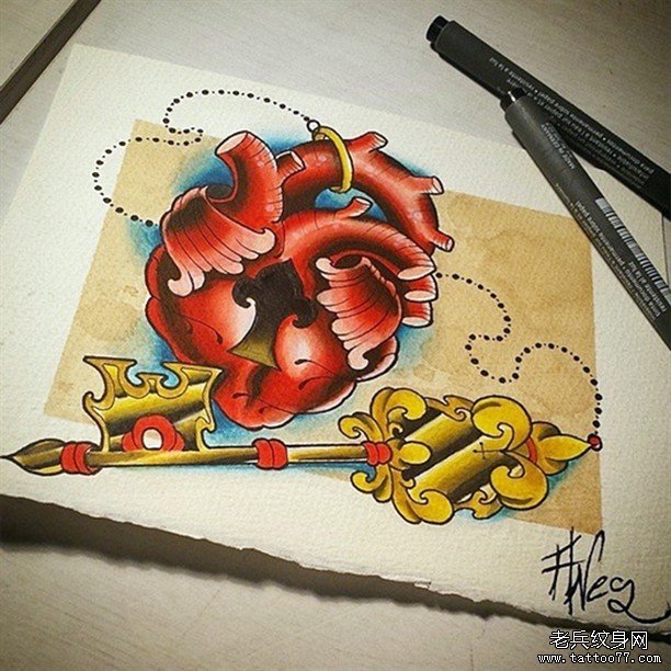 欧美school心脏锁和钥匙纹身图案手稿
