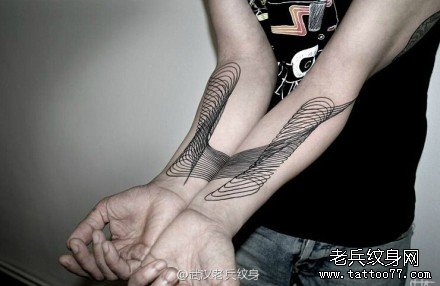 小臂线条抽象纹身图案