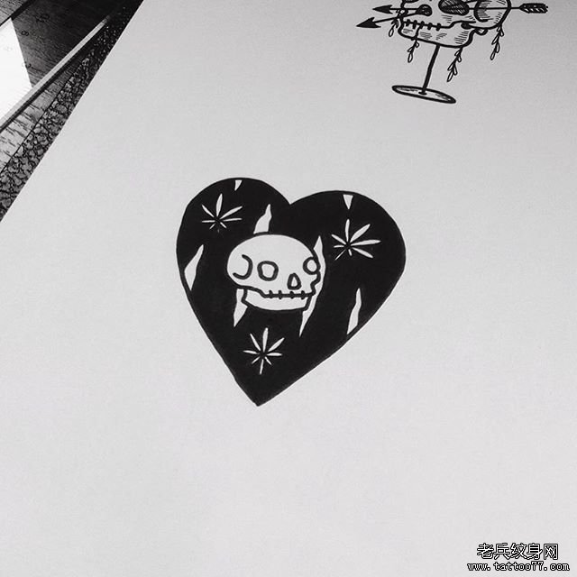 小清新心形骷髅纹身图案手稿