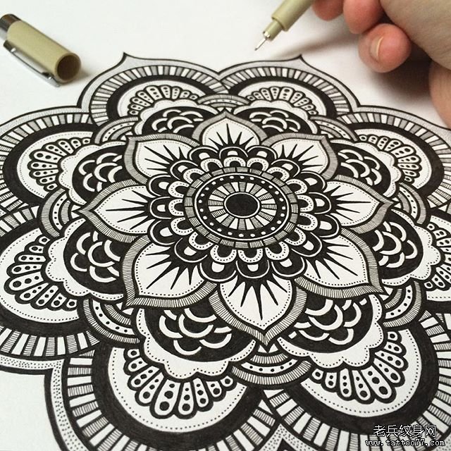 欧美梵花线条图腾纹身图案手稿