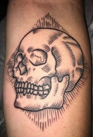 欧美小腿纹身 男生小腿上黑色的骷髅纹身图片
