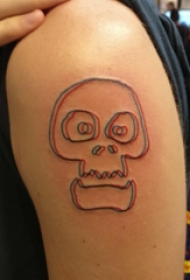双大臂纹身 男生大臂上黑色的骷髅纹身图片