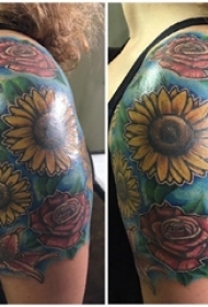 文艺花朵纹身 女生手臂上文艺花朵纹身经典图案