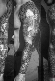 日式花臂纹身男生手臂上日式花臂纹身图片