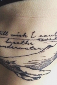 侧腰纹身图 女生侧腰上英文和鲸鱼纹身图片