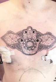 胸部法蒂玛之手和梵花线条点刺纹身图案