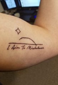 花体英文纹身 男生手臂上简洁的英文纹身图片