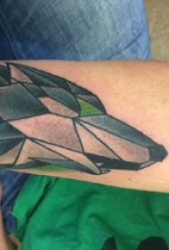 狼头纹身图片男生手臂上彩色的狼头纹身图片