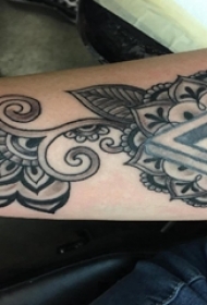 梵花纹身 女生手臂上梵花纹身黑色图片