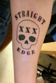 骷髅英文纹身女生手臂上经典骷髅和英文纹身图片