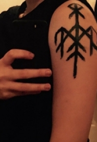 图腾纹身男生手臂上图腾纹身图片