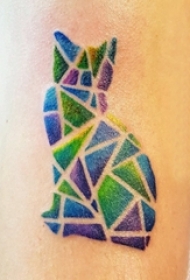 小清新猫咪纹身 女生小腿上彩色的猫咪纹身图片