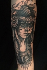 女生人物纹身图案 男生手臂上黑色纹身女生人物纹身图案