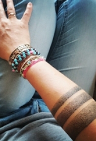 多款手臂上黑色线条素描点刺技巧几何元素创意经典袖章纹身图案