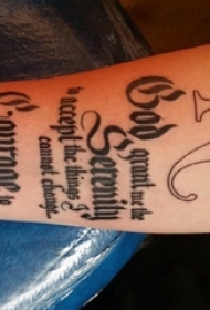 手臂纹身素材 女生手臂上皇冠和英文纹身图片