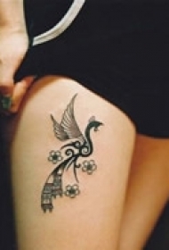 经典图腾腿部纹身