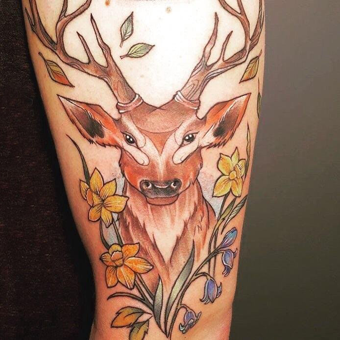 欧美小腿纹身 女生小腿上花朵和鹿纹身图片