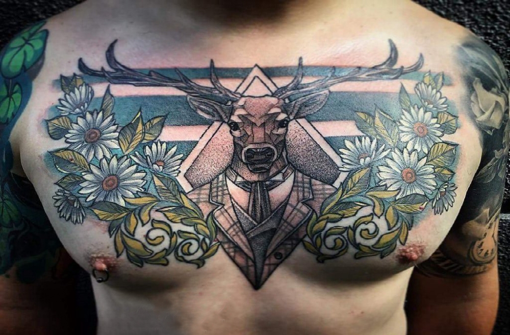 文艺鹿纹身 男生胸部文艺鹿纹身图片