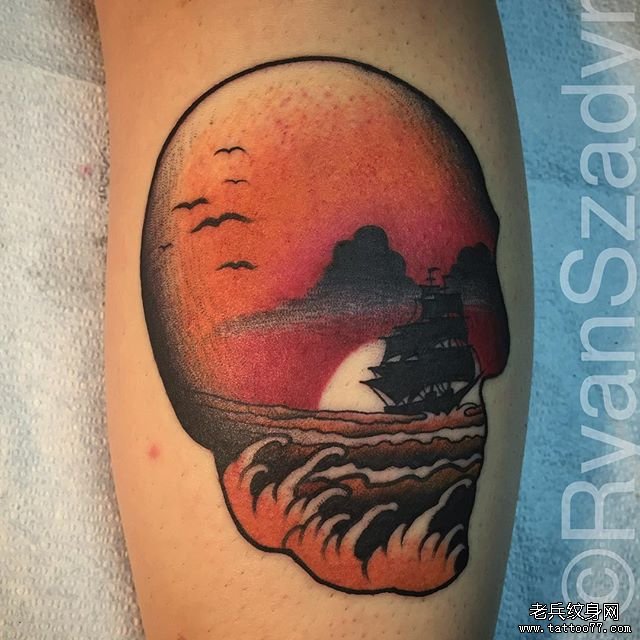 小腿骷髅风景纹身图案